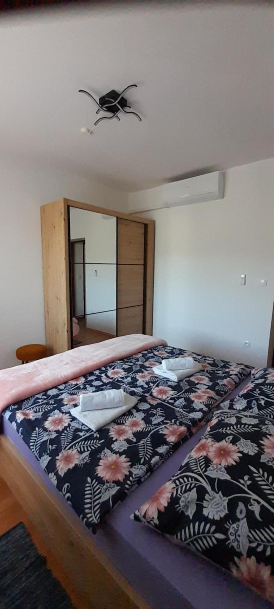 Apartment Tariba Supetarska Draga Extérieur photo